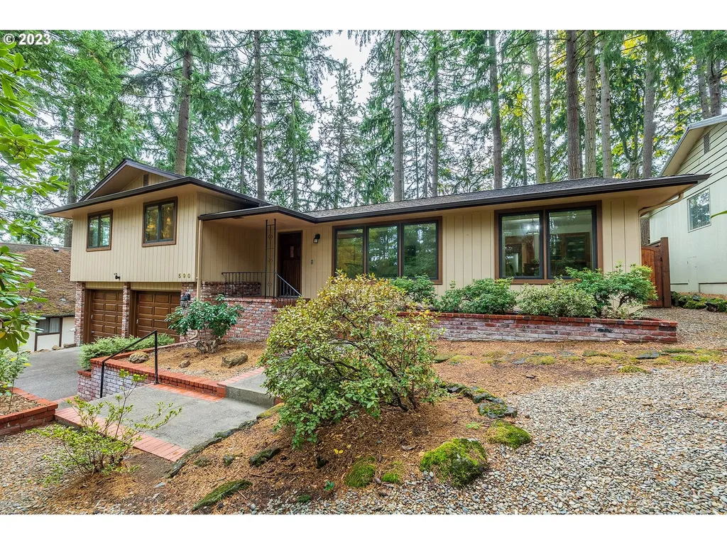 590 E 50th Avenue Eugene OR 97405