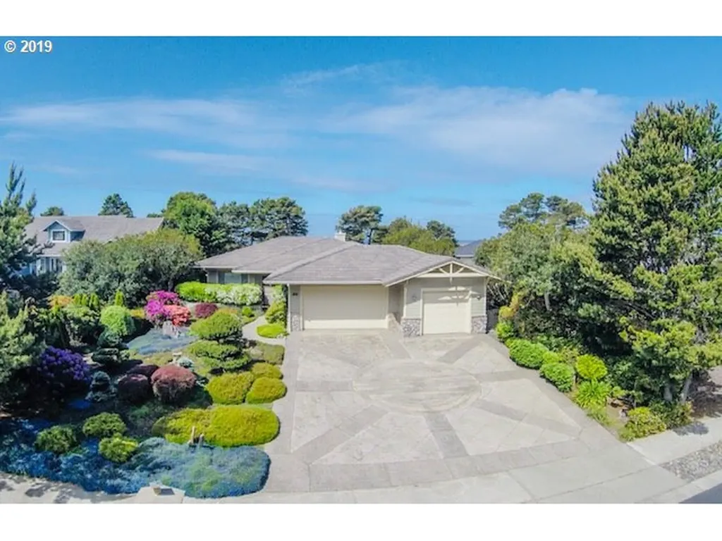 26 Shoreline Drive Florence OR 97439