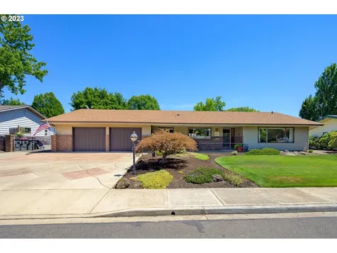 1930 Nw Michelbook Lane Mcminnville OR 97128