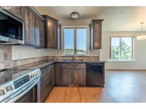 87142 Vesta Lane Bandon OR 97411