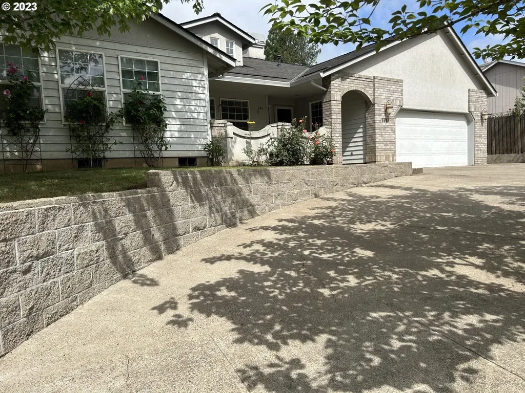 1638 Ne Coburn Drive Mcminnville OR 97128