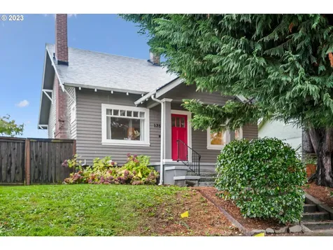 1752 Ne Saratoga Street Portland OR 97211