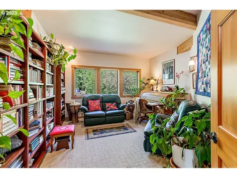 2560 N Valley View Road Ashland OR 97520