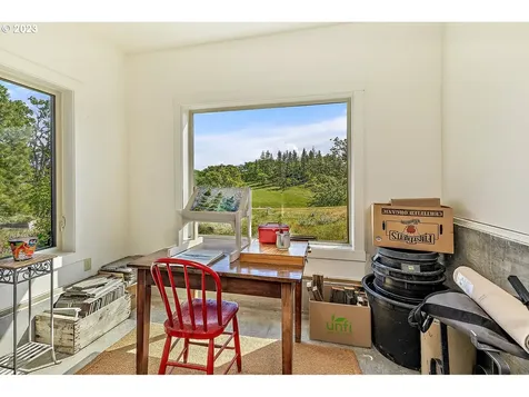 2560 N Valley View Road Ashland OR 97520