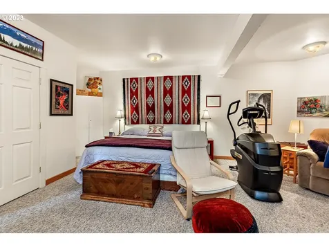 2560 N Valley View Road Ashland OR 97520