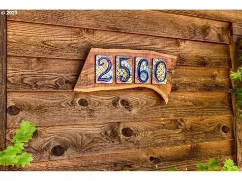 2560 N Valley View Road Ashland OR 97520