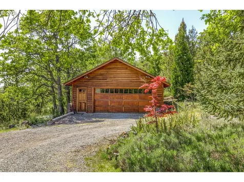 2560 N Valley View Road Ashland OR 97520