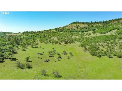 2560 N Valley View Road Ashland OR 97520