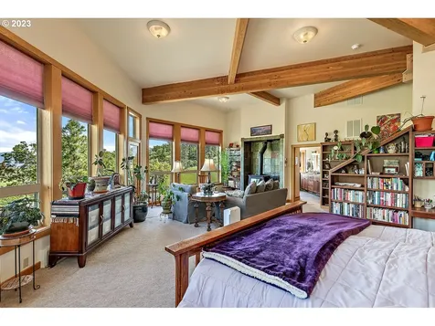 2560 N Valley View Road Ashland OR 97520