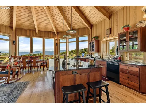 2560 N Valley View Road Ashland OR 97520