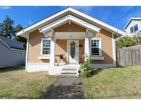 141 N Henry Street Coquille OR 97423