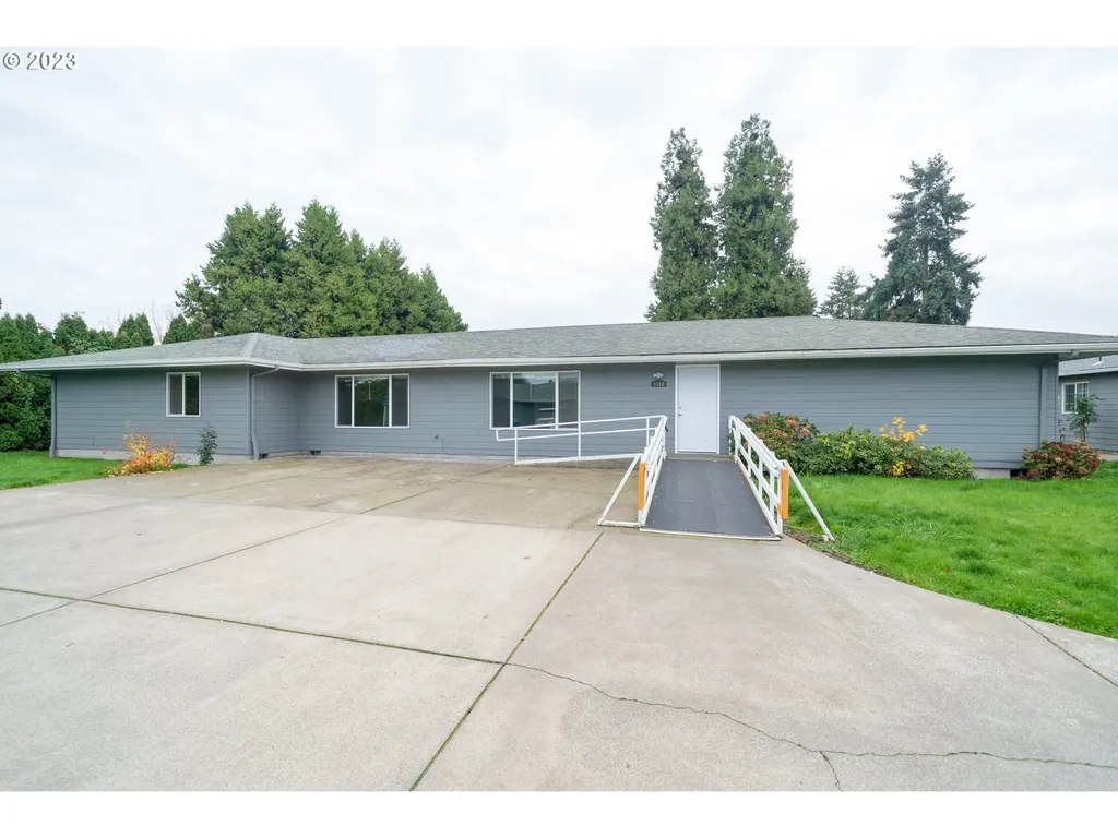 1390 Clay Street Ne Salem OR 97301