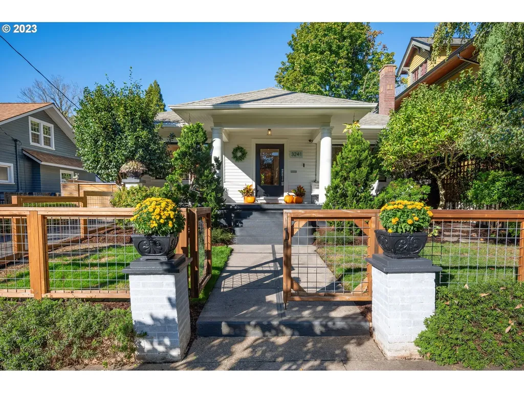 3241 Ne Glisan Street Portland OR 97232
