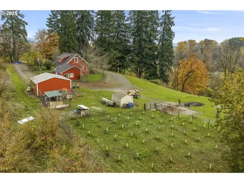 1824 NE Waterfront Street Newberg OR 97132