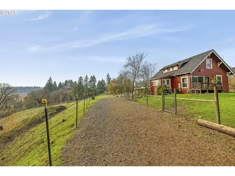 1824 NE Waterfront Street Newberg OR 97132