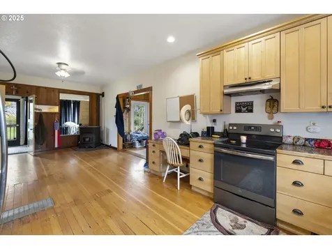 1824 NE Waterfront Street Newberg OR 97132