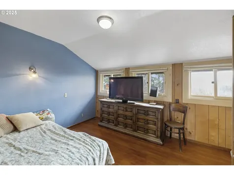 1824 NE Waterfront Street Newberg OR 97132
