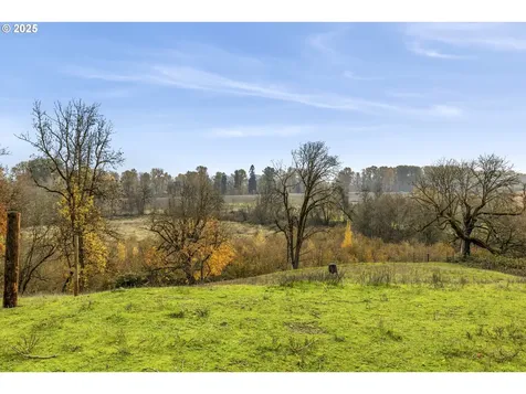 1824 NE Waterfront Street Newberg OR 97132