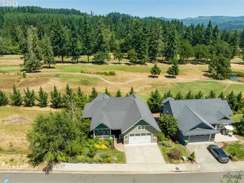 940 Holly Avenue Cottage Grove OR 97424