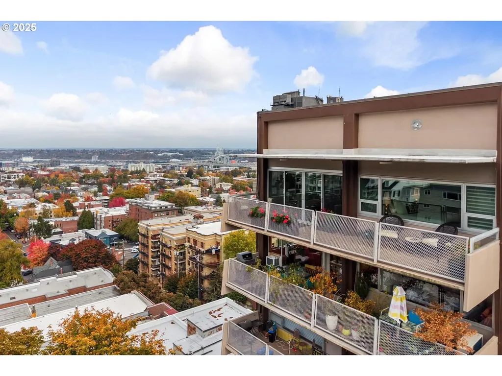 2323 SW Park Place Portland OR 97205