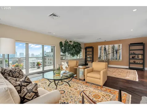 2323 SW Park Place Portland OR 97205