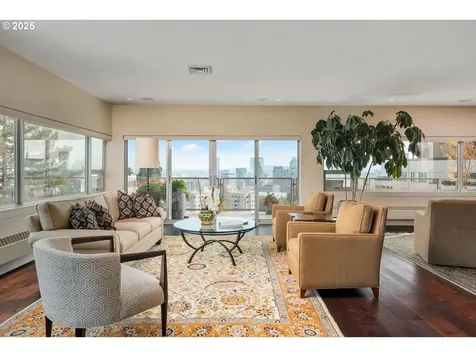 2323 SW Park Place Portland OR 97205