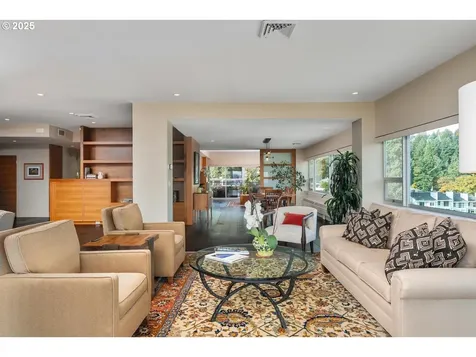 2323 SW Park Place Portland OR 97205