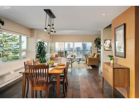 2323 SW Park Place Portland OR 97205