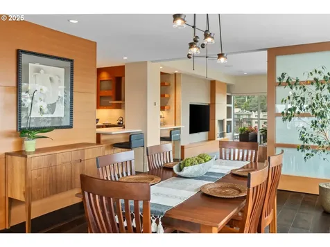 2323 SW Park Place Portland OR 97205