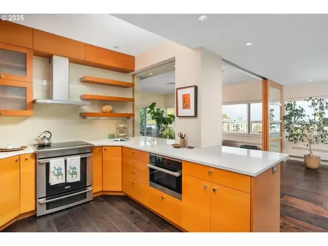2323 SW Park Place Portland OR 97205
