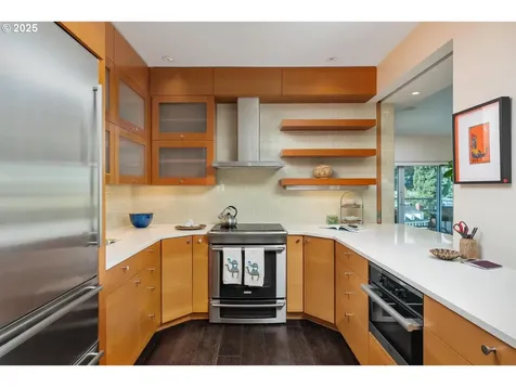 2323 SW Park Place Portland OR 97205