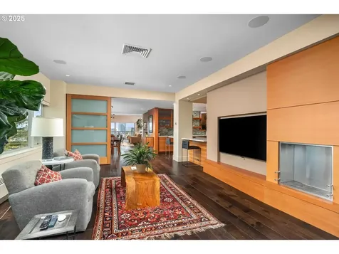 2323 SW Park Place Portland OR 97205
