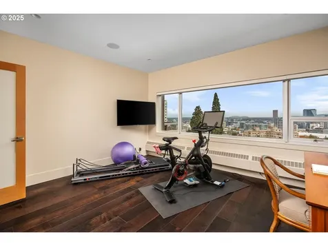 2323 SW Park Place Portland OR 97205