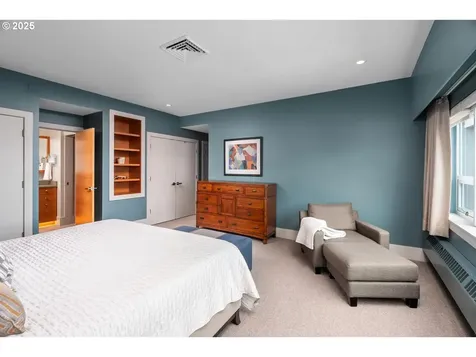 2323 SW Park Place Portland OR 97205