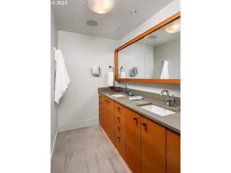 2323 SW Park Place Portland OR 97205