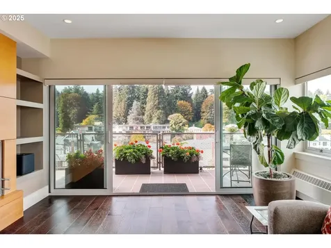 2323 SW Park Place Portland OR 97205