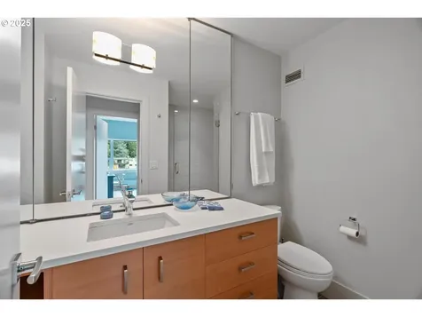 2323 SW Park Place Portland OR 97205