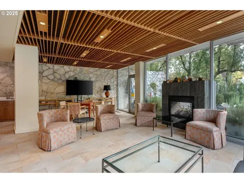 2323 SW Park Place Portland OR 97205