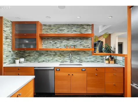 2323 SW Park Place Portland OR 97205