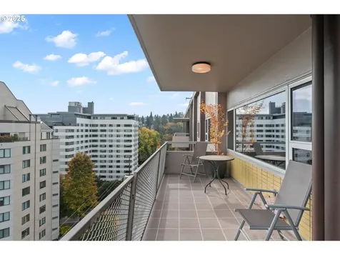 2323 SW Park Place Portland OR 97205