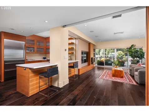 2323 SW Park Place Portland OR 97205