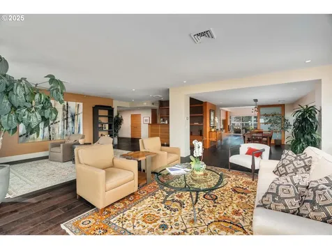 2323 SW Park Place Portland OR 97205