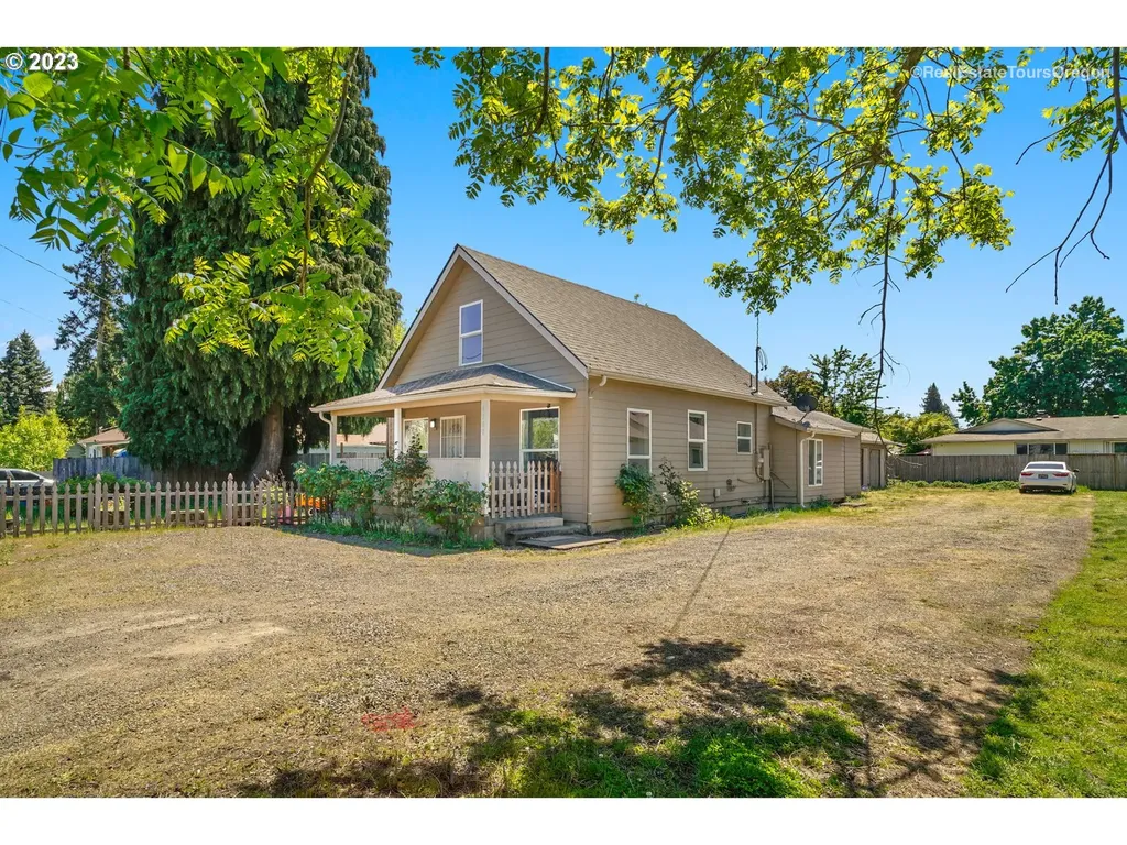 1180 Newberg Highway Woodburn OR 97071