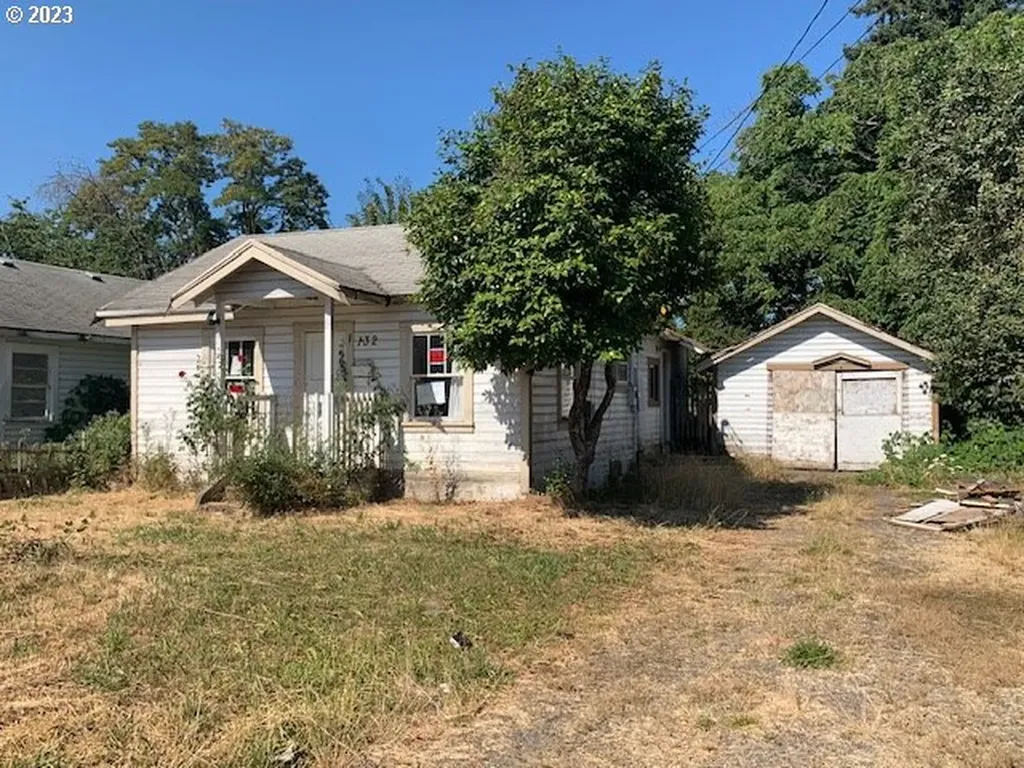 132 S 15th Street Springfield OR 97477