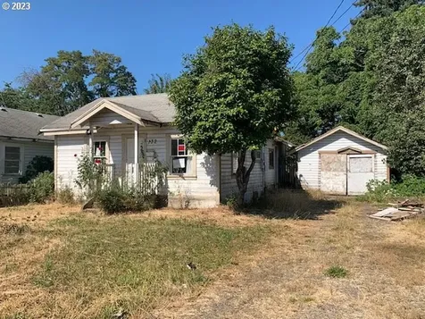 132 S 15th Street Springfield OR 97477