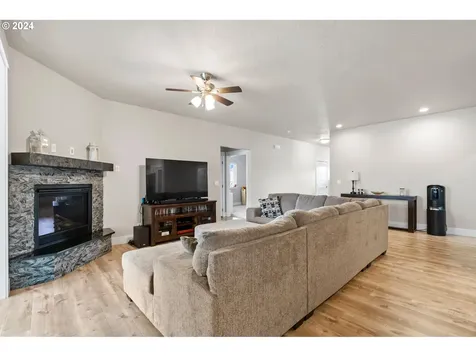 926 Sw Coyote Drive Hermiston OR 97838