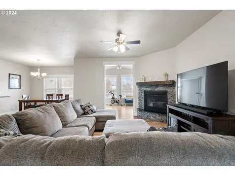 926 Sw Coyote Drive Hermiston OR 97838