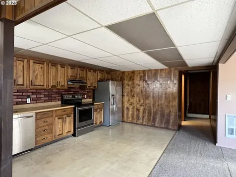 649 S Wall Street Coos Bay OR 97420