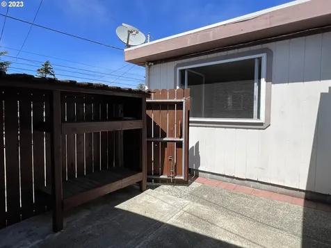 649 S Wall Street Coos Bay OR 97420