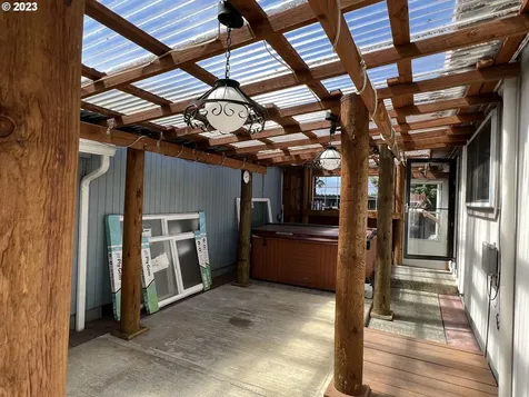649 S Wall Street Coos Bay OR 97420
